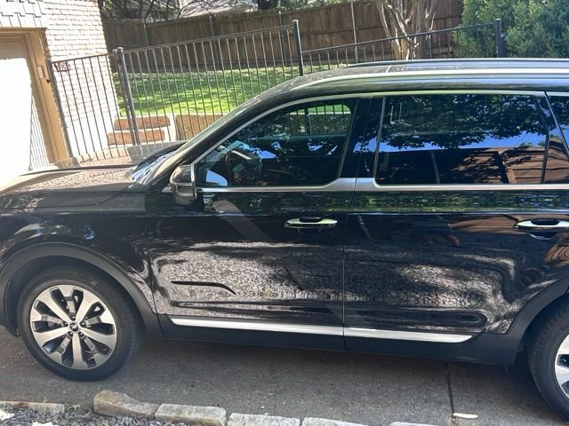 Used 2022 Black Kia S image 5