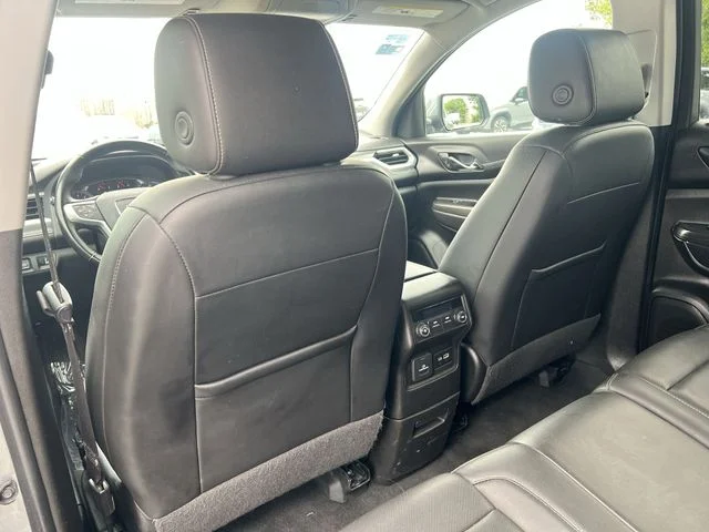 Used 2023 Silver GMC SLT image 36