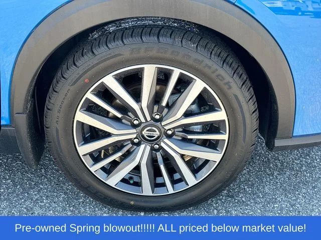 Used 2021 Blue Nissan SV image 12