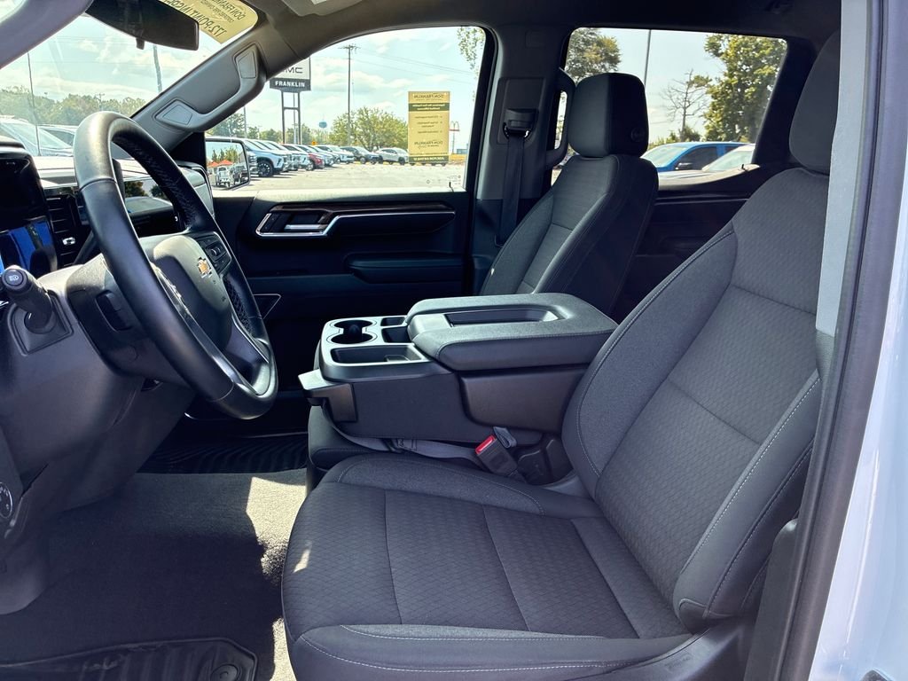 Used 2023 White Chevrolet LT image 10