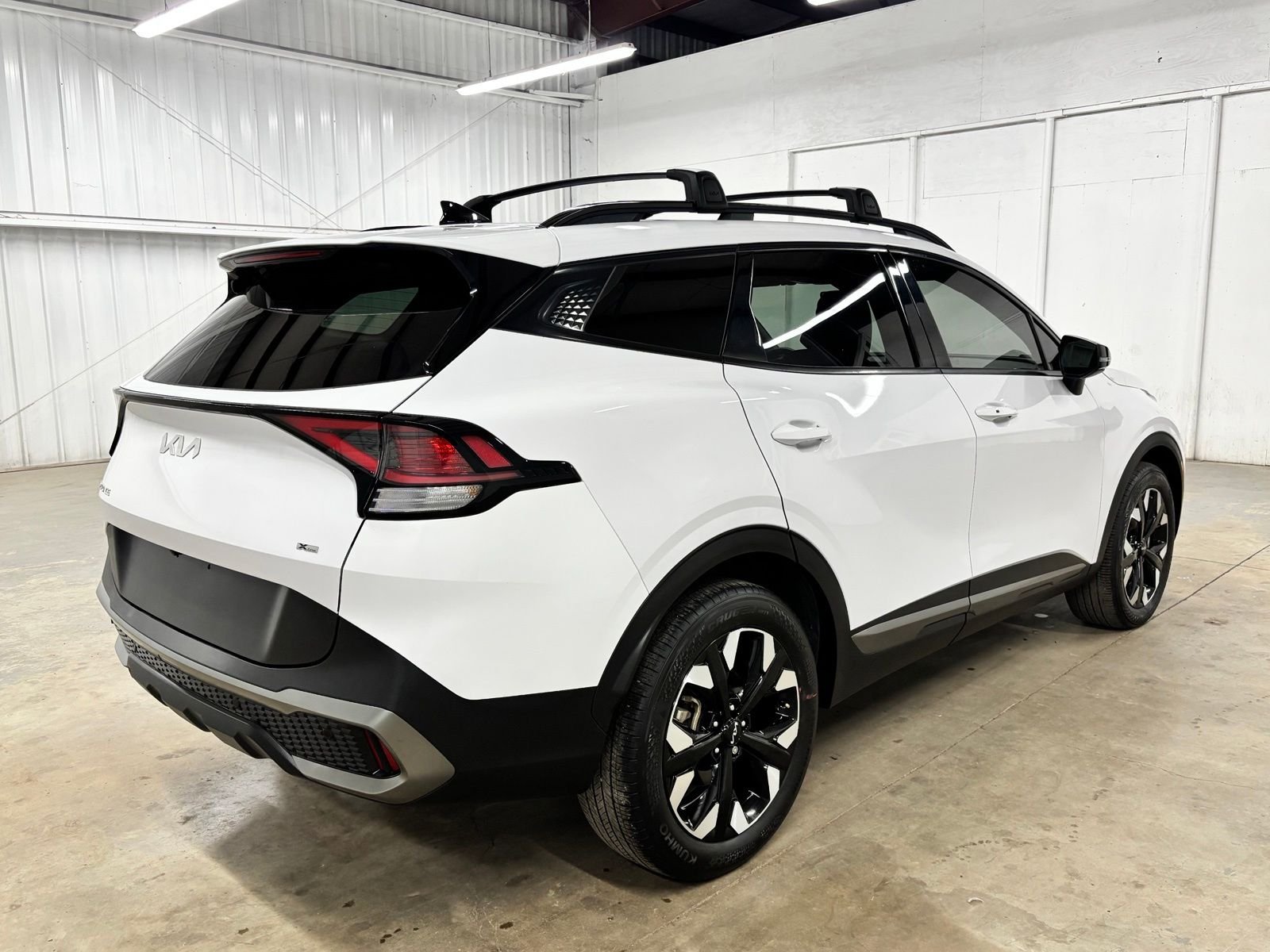 Used 2024 White Kia X-Line image 7