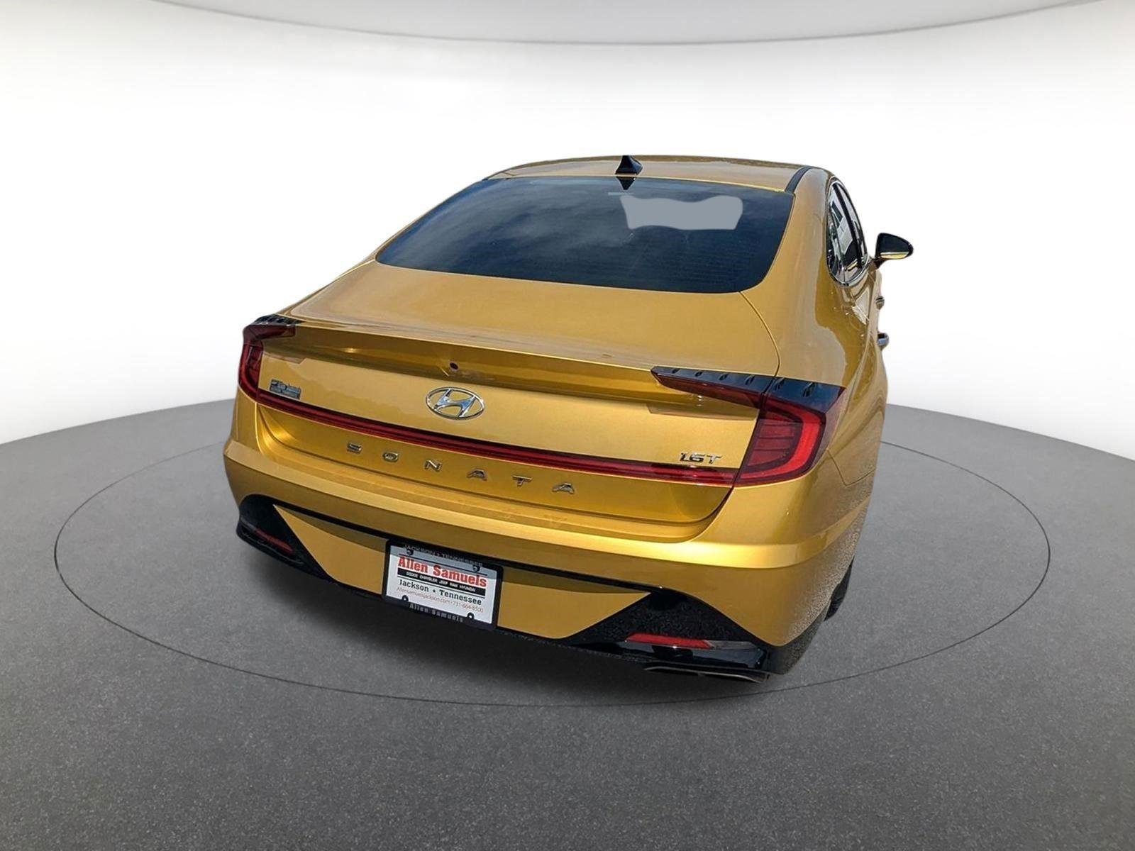 Used 2021 Glowing Yellow Hyundai SEL Plus image 5