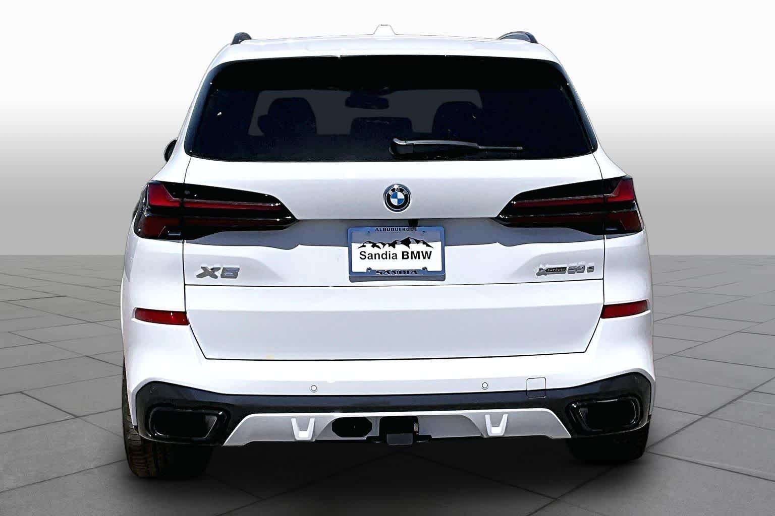 New 2026 Alpine White BMW xDrive50e image 4