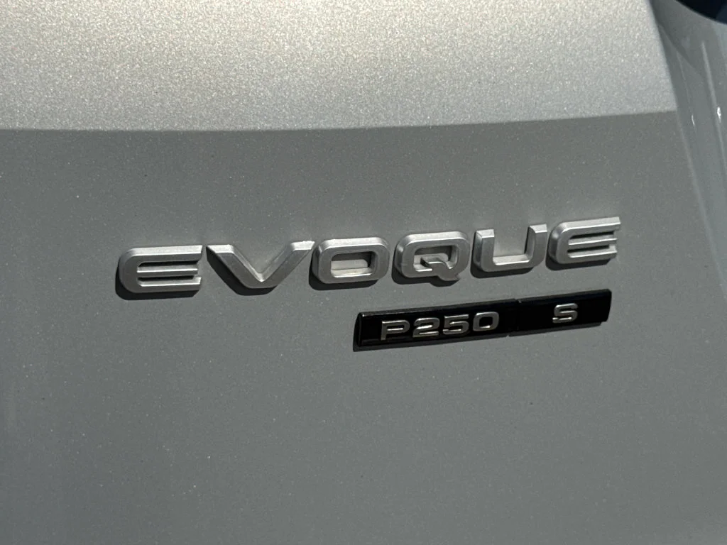 Used 2020 White Land Rover S image 12