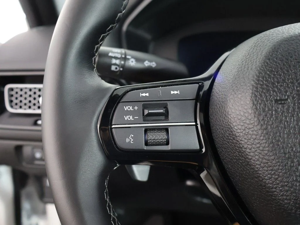 Used 2025 Platinum White Pearl Honda Sport Touring image 45