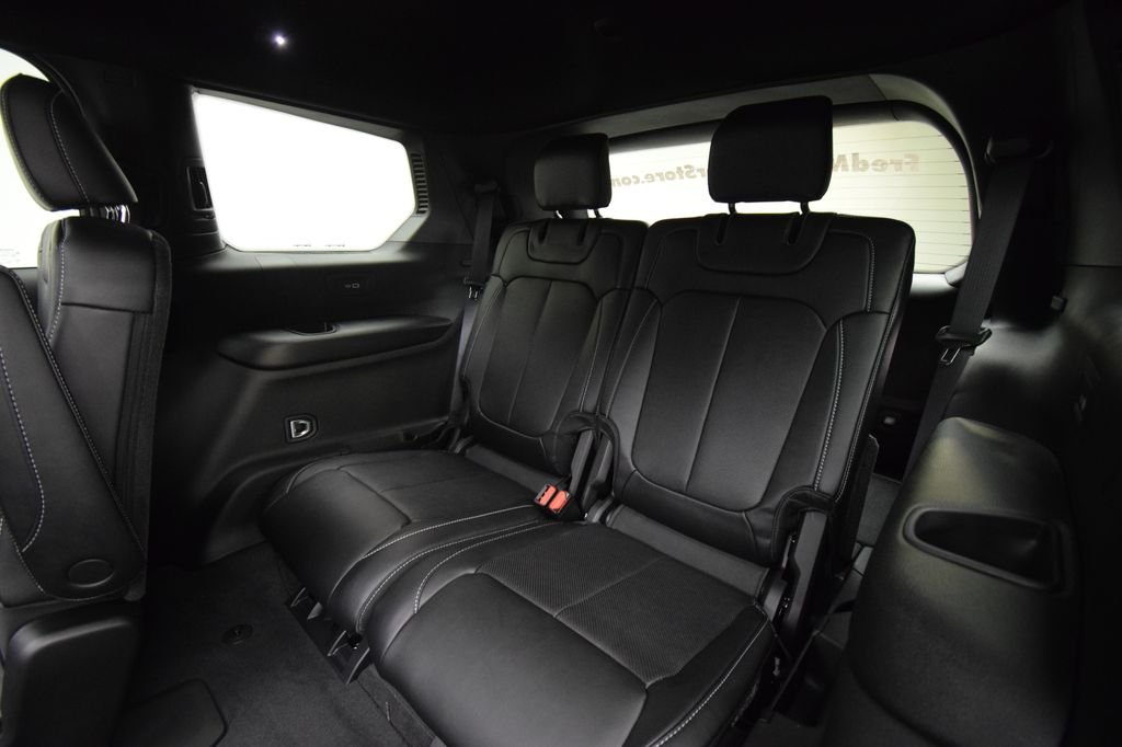 New 2026 Silver Zynith Exterior Paint Jeep Limited Reserve image 38