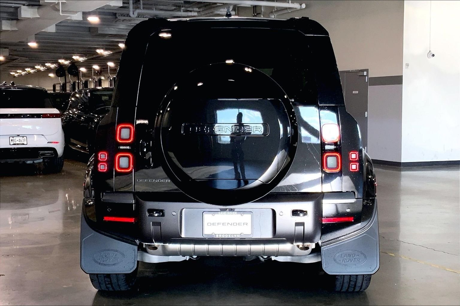 New 2026 Fuji White Land Rover S image 4
