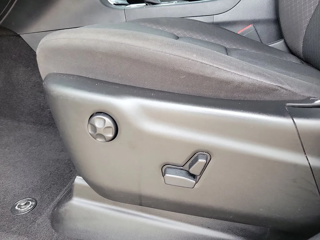 Used 2020 Gray Jeep Laredo E image 12
