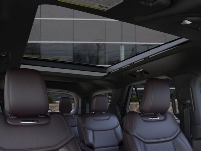 New 2026 Star White Metallic Tri-Coat Ford Platinum image 22