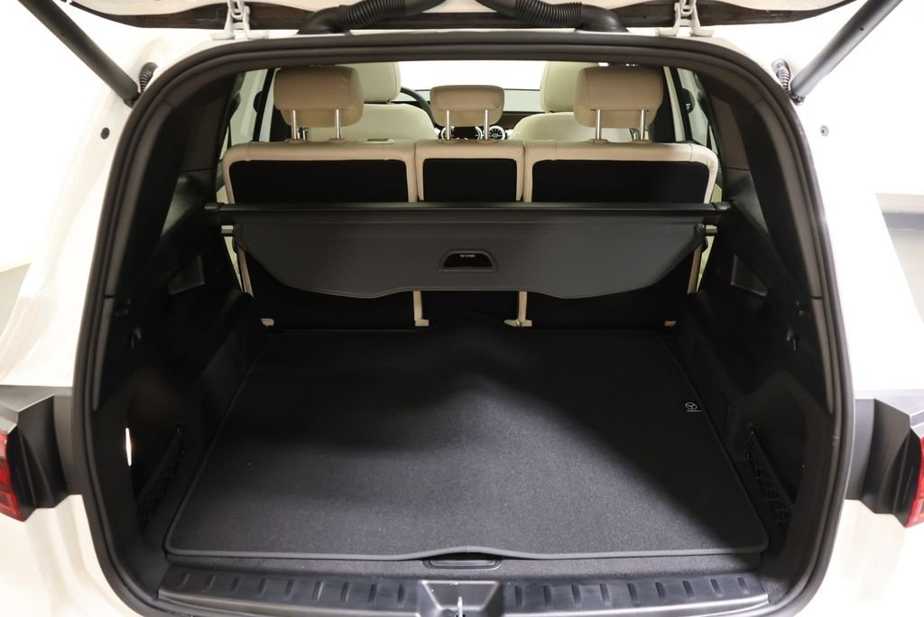 Used 2026 Night Black Mercedes-Benz GLB 250 image 57