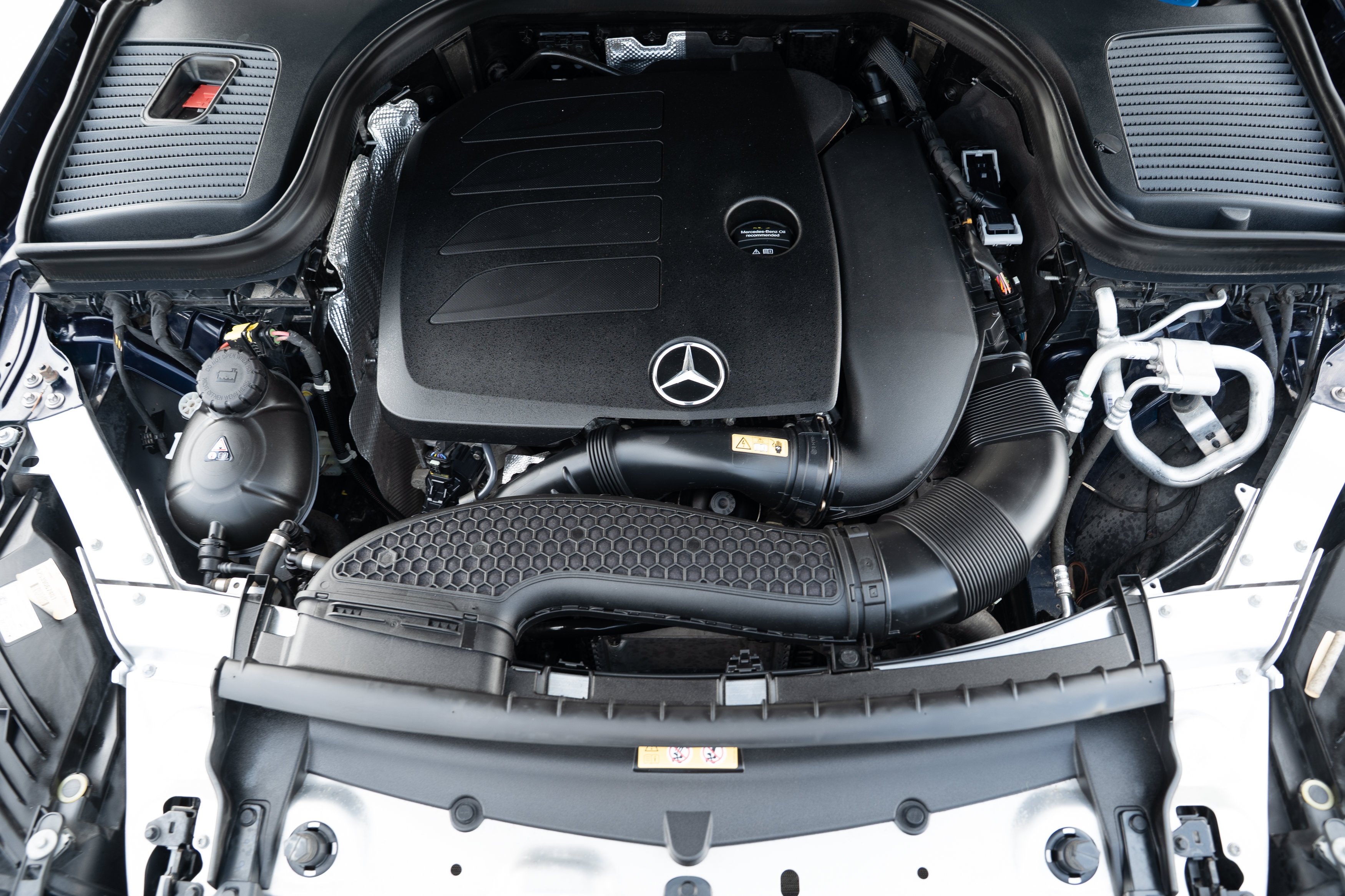 Used 2020 Lunar Blue Metallic Mercedes-Benz GLC 300 image 30