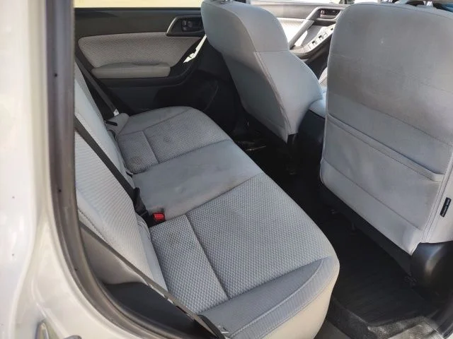 Used 2018 Crystal White Pearl Subaru 2.5i Premium image 20