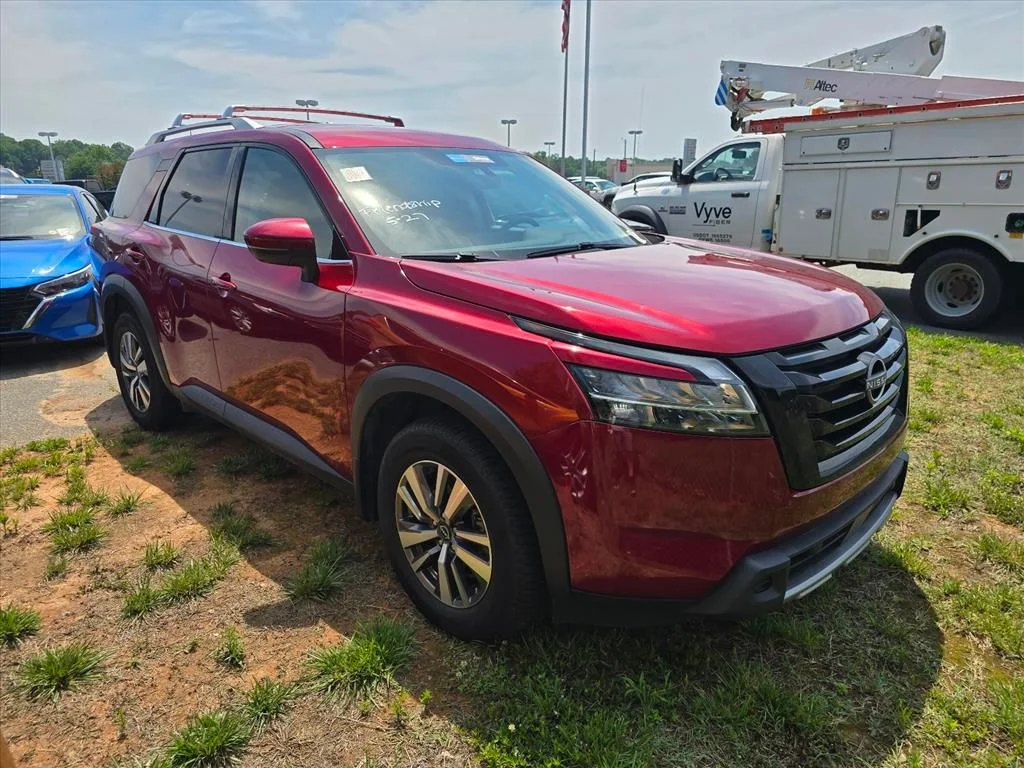 Used 2024 Red Nissan SL image 11