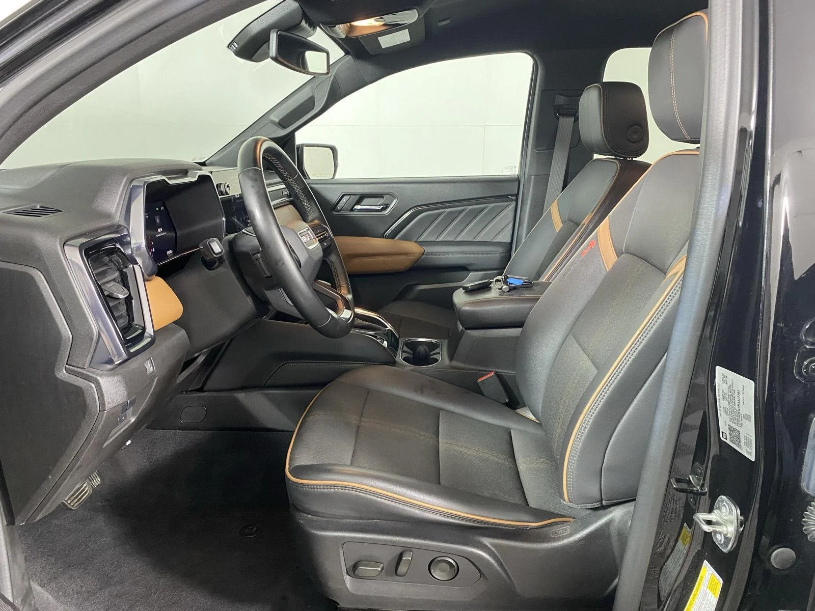 Used 2024 Onyx Black GMC 4WD AT4 image 11