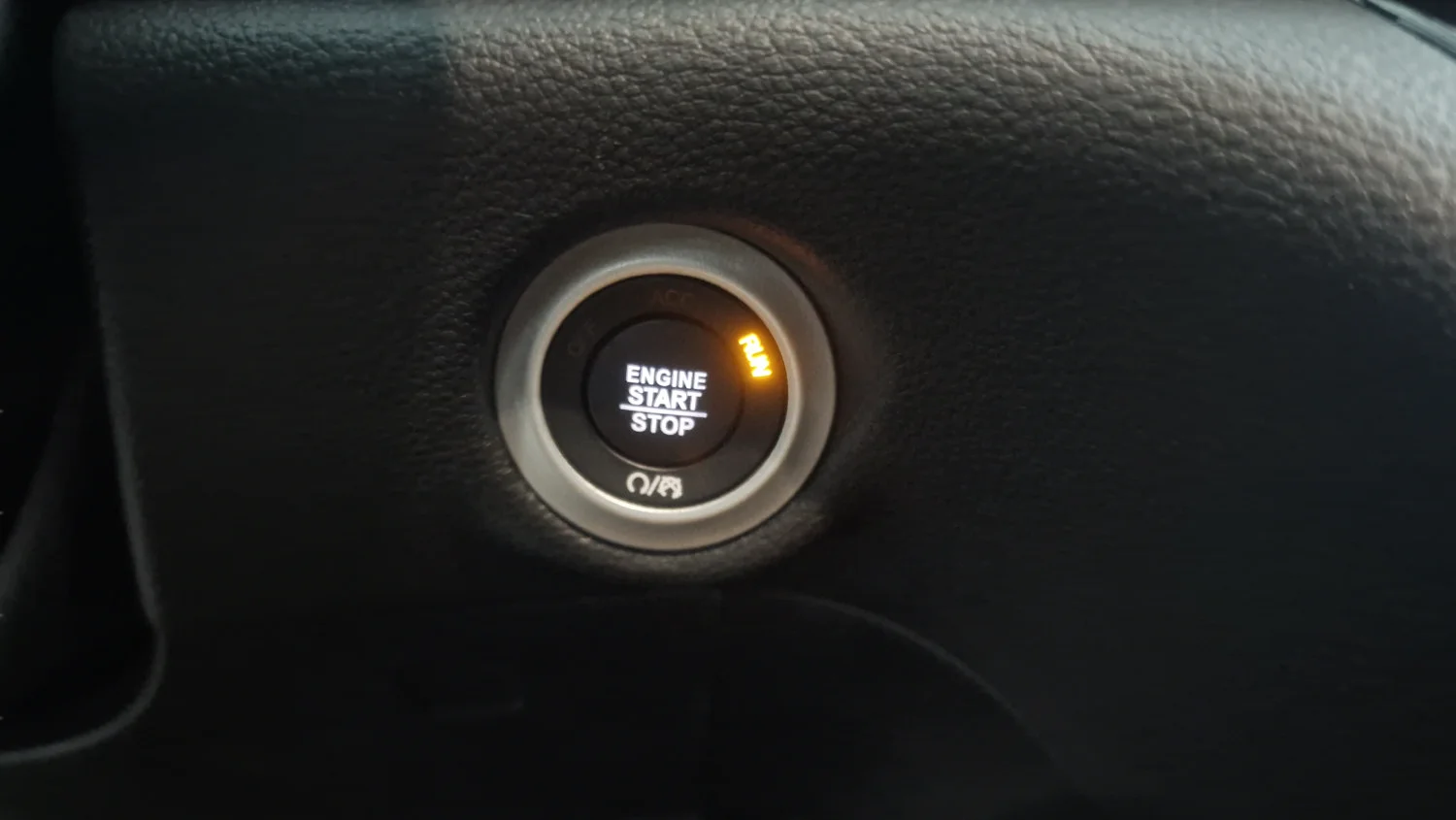 Used 2023 Silver Chrysler Pinnacle image 21