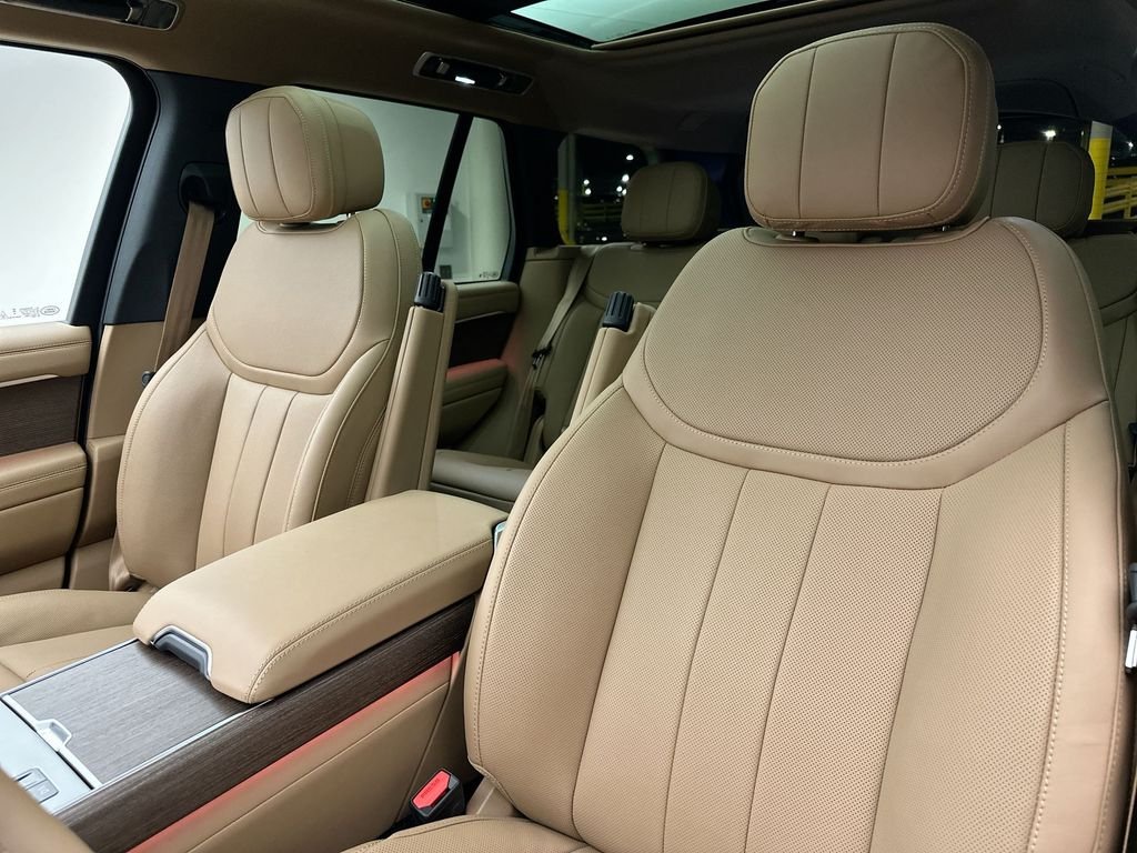 New 2026 Sunset Gold SV Bespoke Ultra Metallic Gloss Land Rover SE image 10