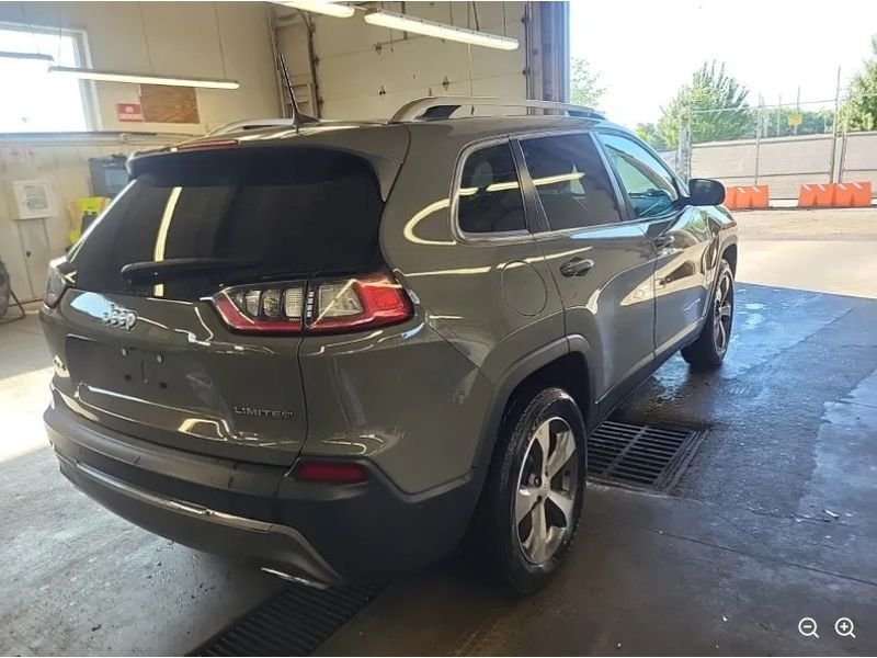 Used 2020 Sting-Gray Clearcoat Jeep Limited image 3