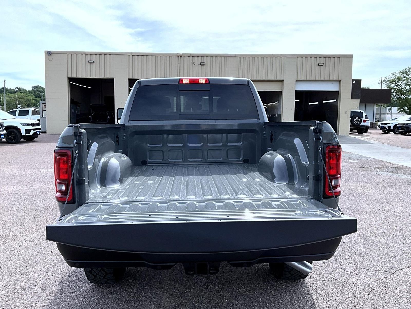 New 2026 Ceramic Gray Clear-Coat Exterior Paint RAM Tradesman image 9