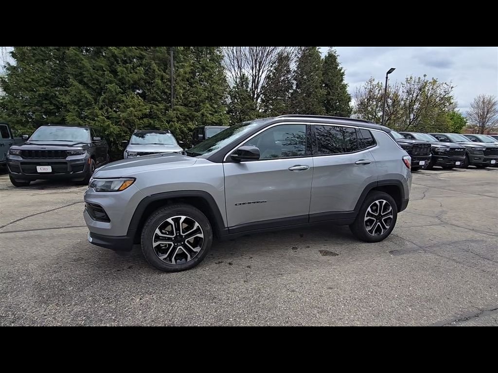 Certified Used 2024  Jeep Limited image 4