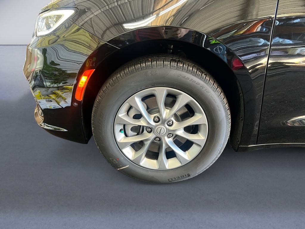 2026 Chrysler Pacifica Select - Photo 10