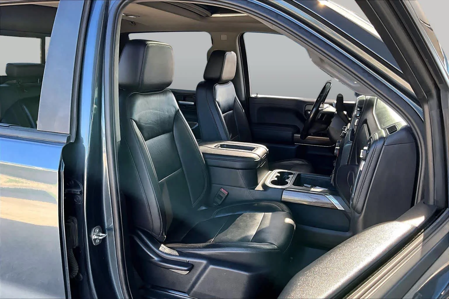 Used 2020 Shadow Gray Metallic Chevrolet LT Trail Boss image 9