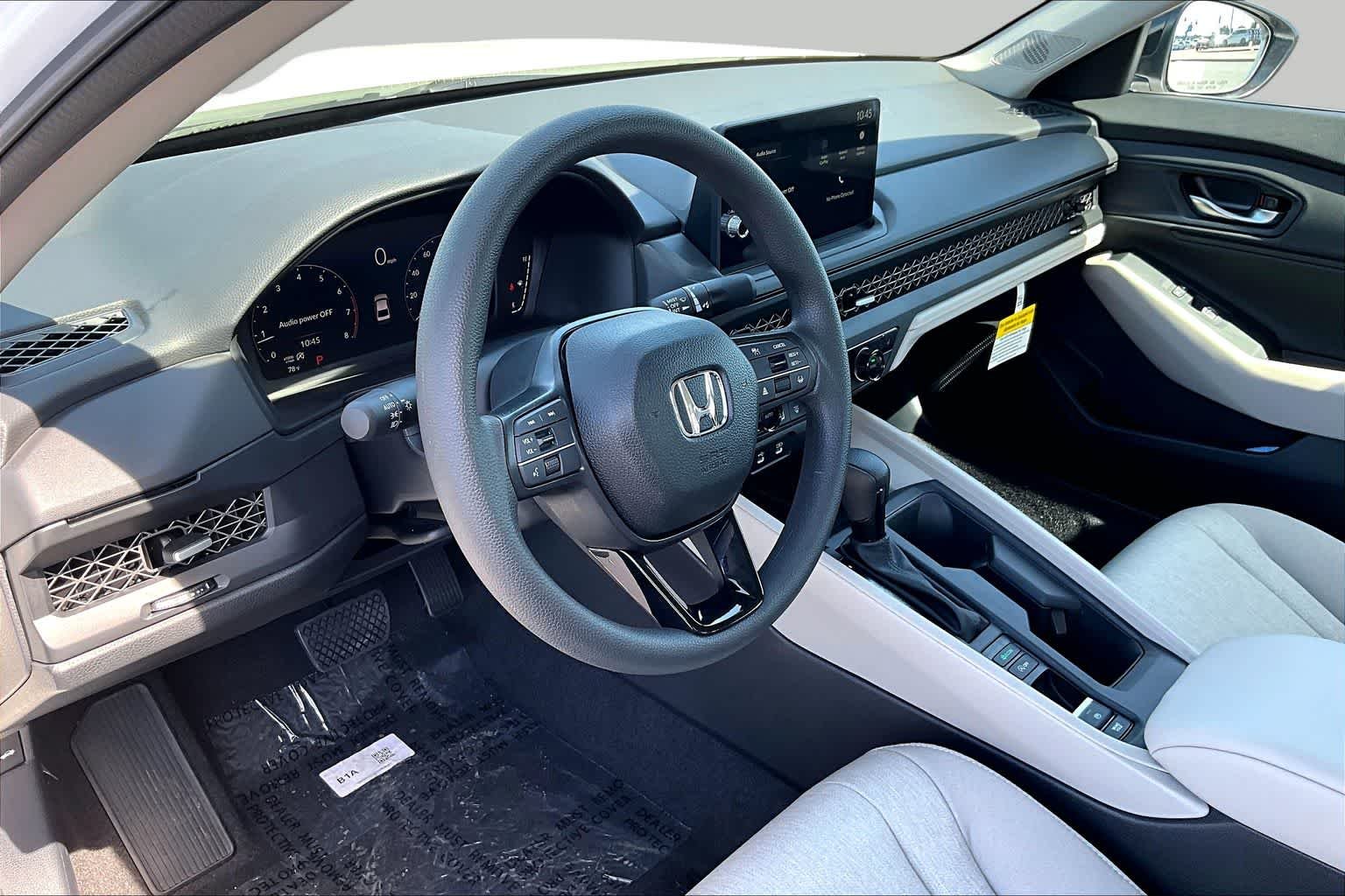 New 2026 Platinum White Pearl Honda SE image 8