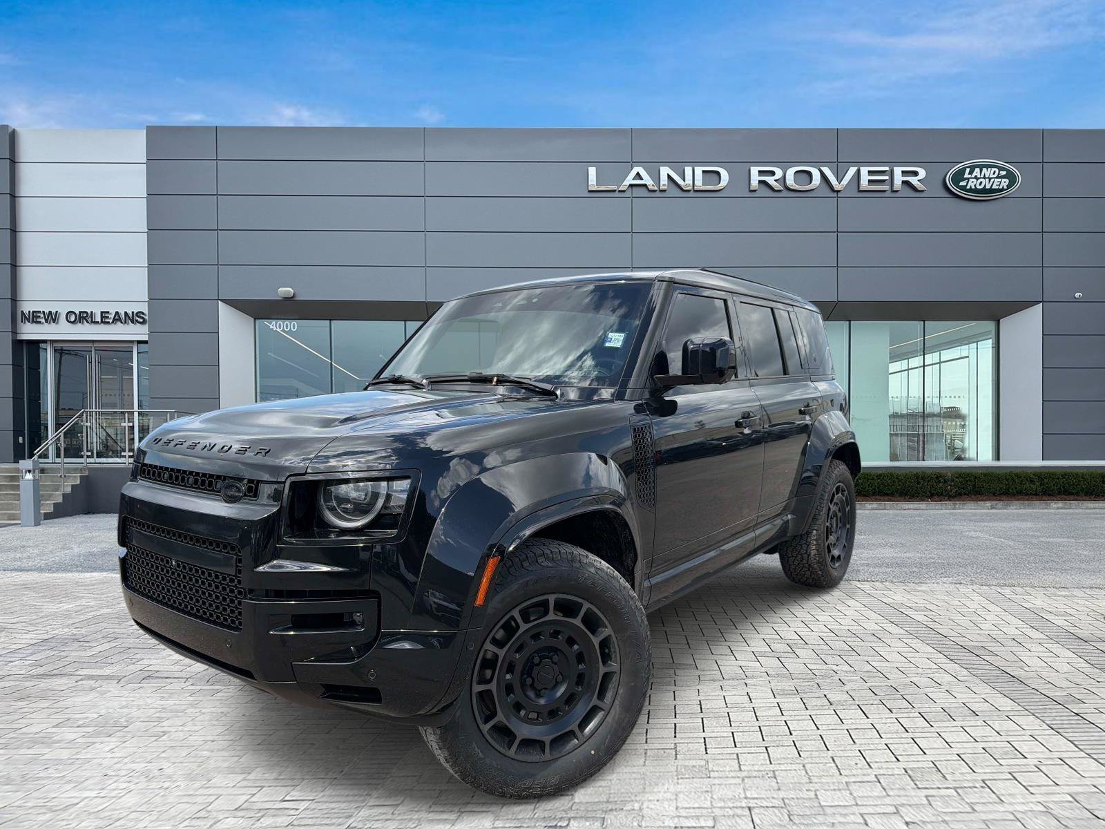 2026 Land Rover Defender 110 Octa Black