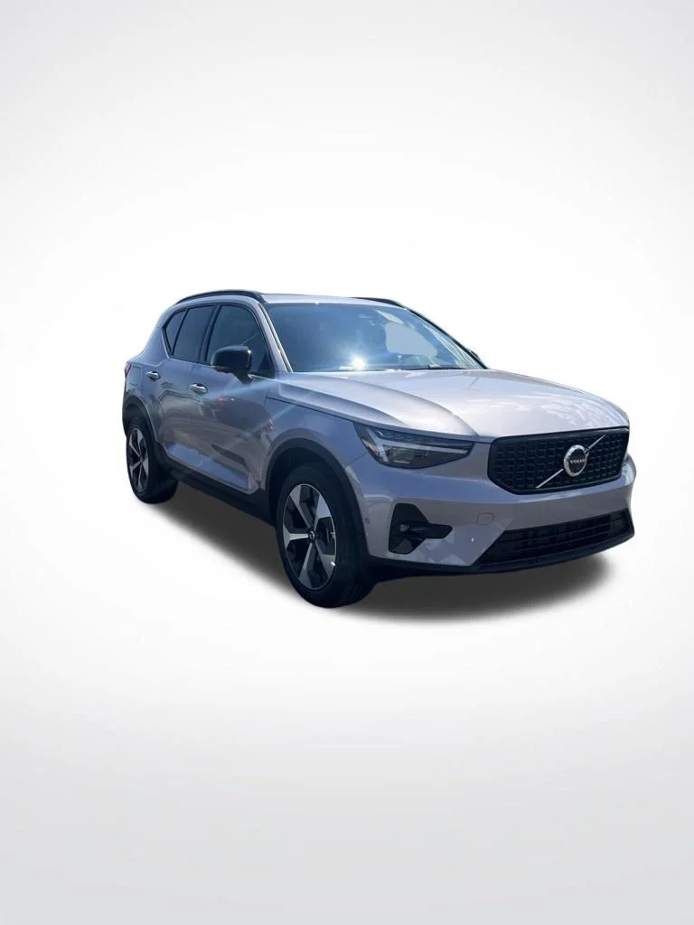 New 2026 Aurora Silver Volvo Plus image 7