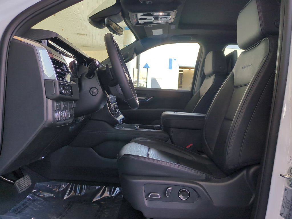 2026 GMC Yukon XL Denali - Photo 23