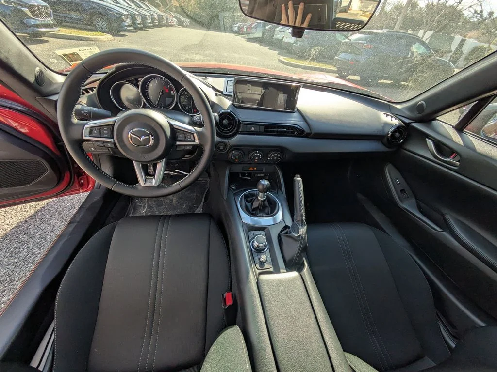 2025 Mazda MX-5 Miata Sport - Photo 13