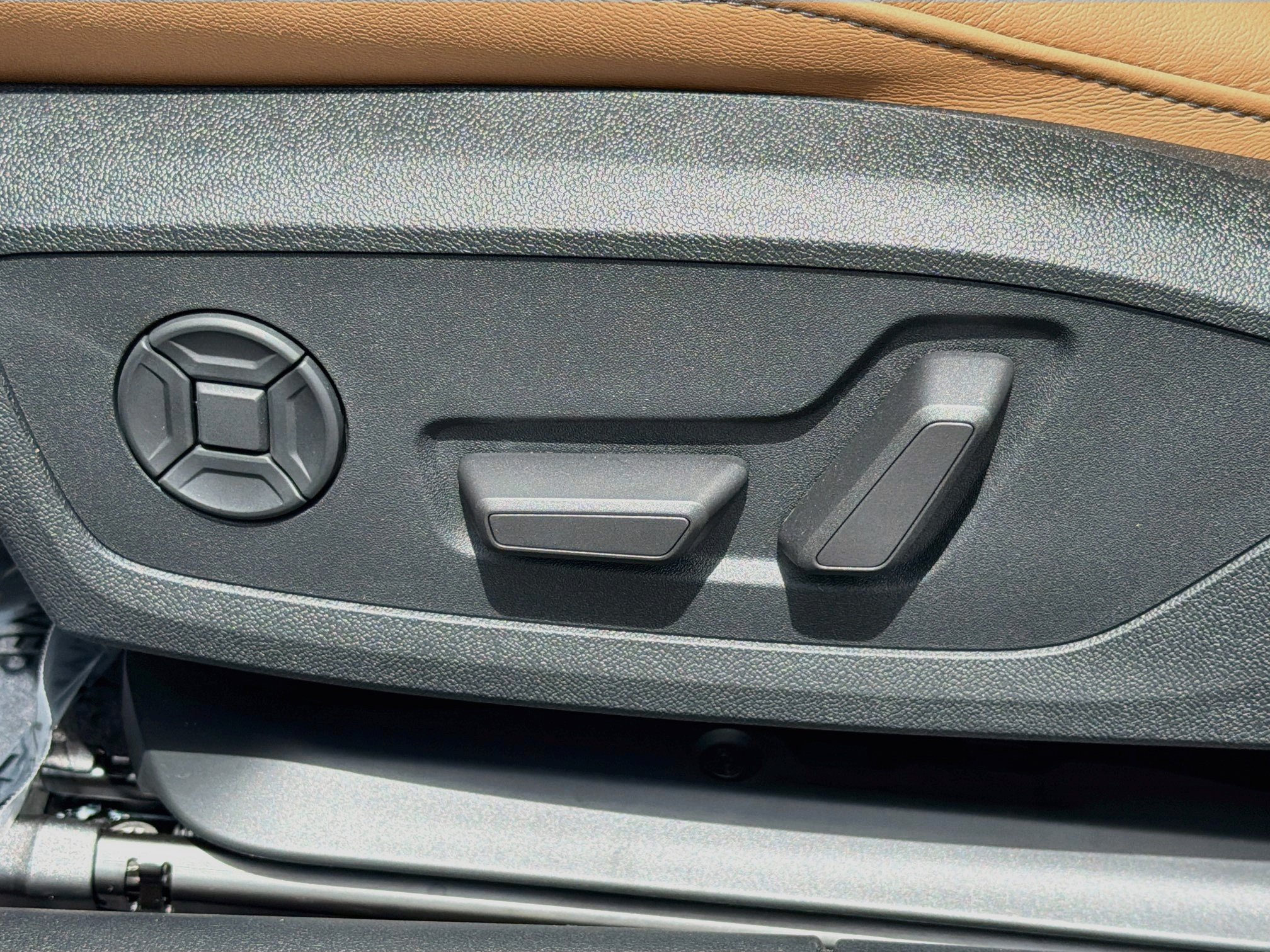 New 2026 Daytona Gray Pearl Effect Audi Premium Plus image 25