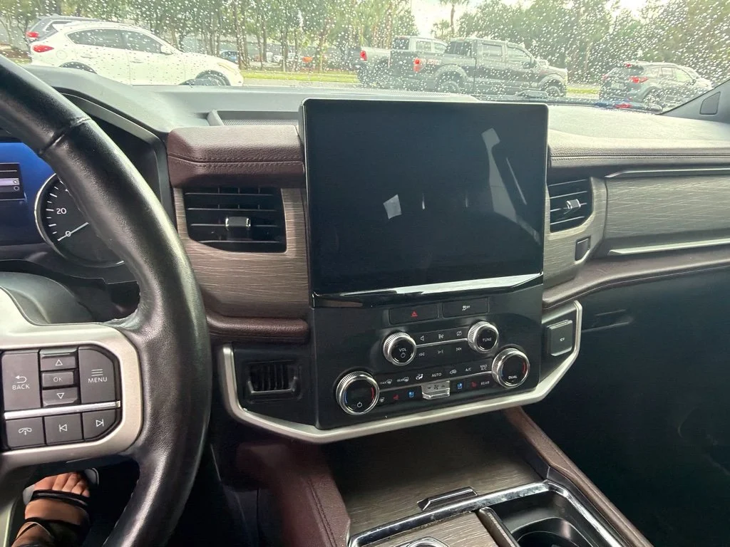 Used 2022 White Ford Limited image 13