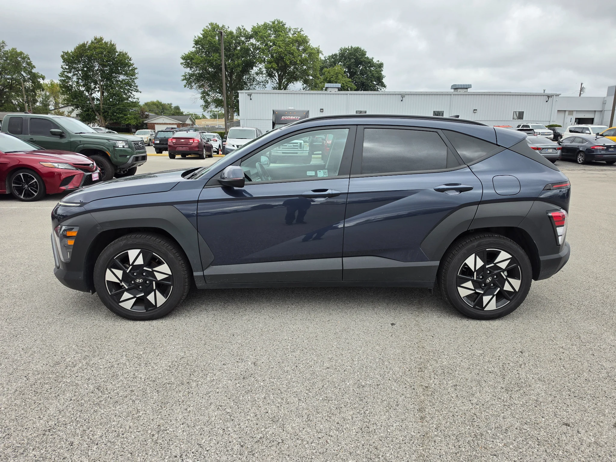 Used 2025 Denim Blue Hyundai SEL image 9
