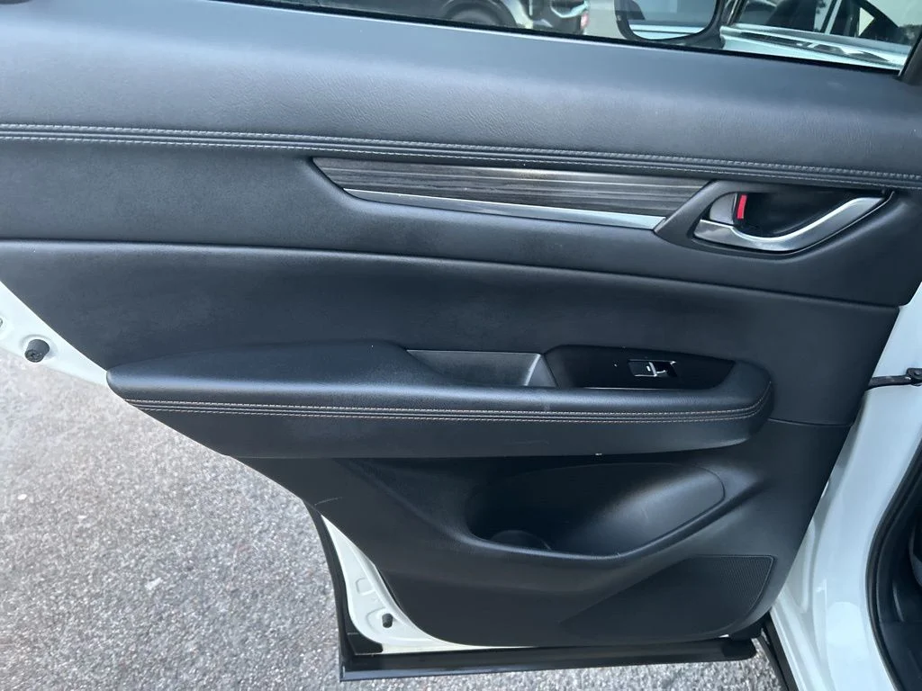 Used 2018 White Mazda Grand Touring image 19