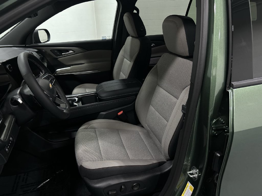 2027 Chevrolet Traverse LT - Photo 13