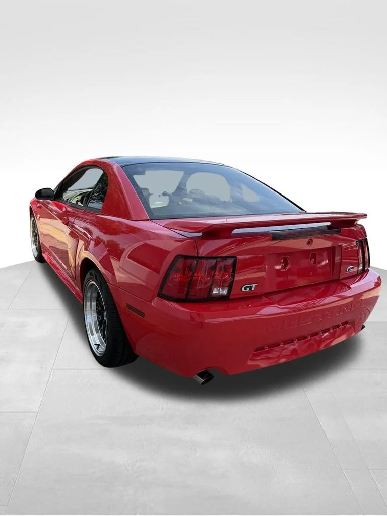 Used 2004 Red Ford GT image 4
