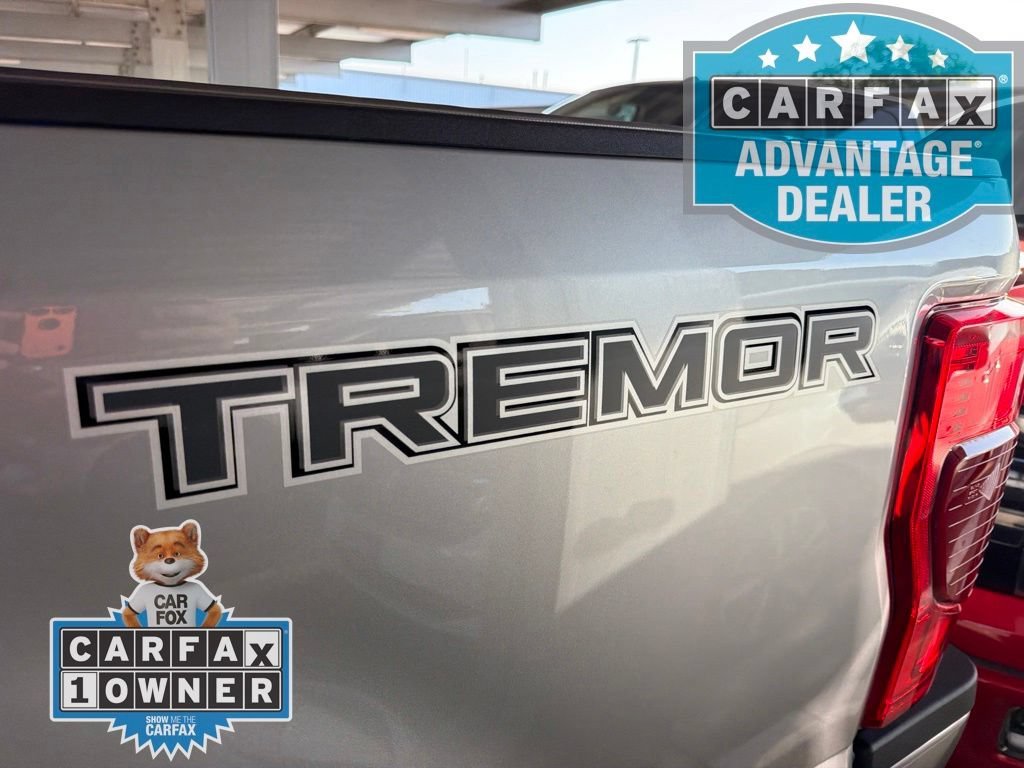 Used 2022  Ford XL image 12
