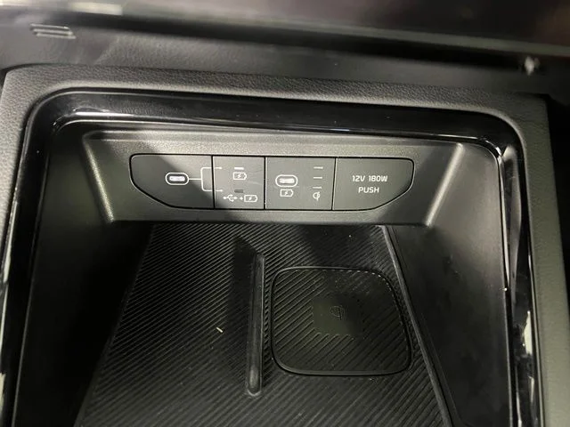 Used 2025 Black Kia GT-Line image 28