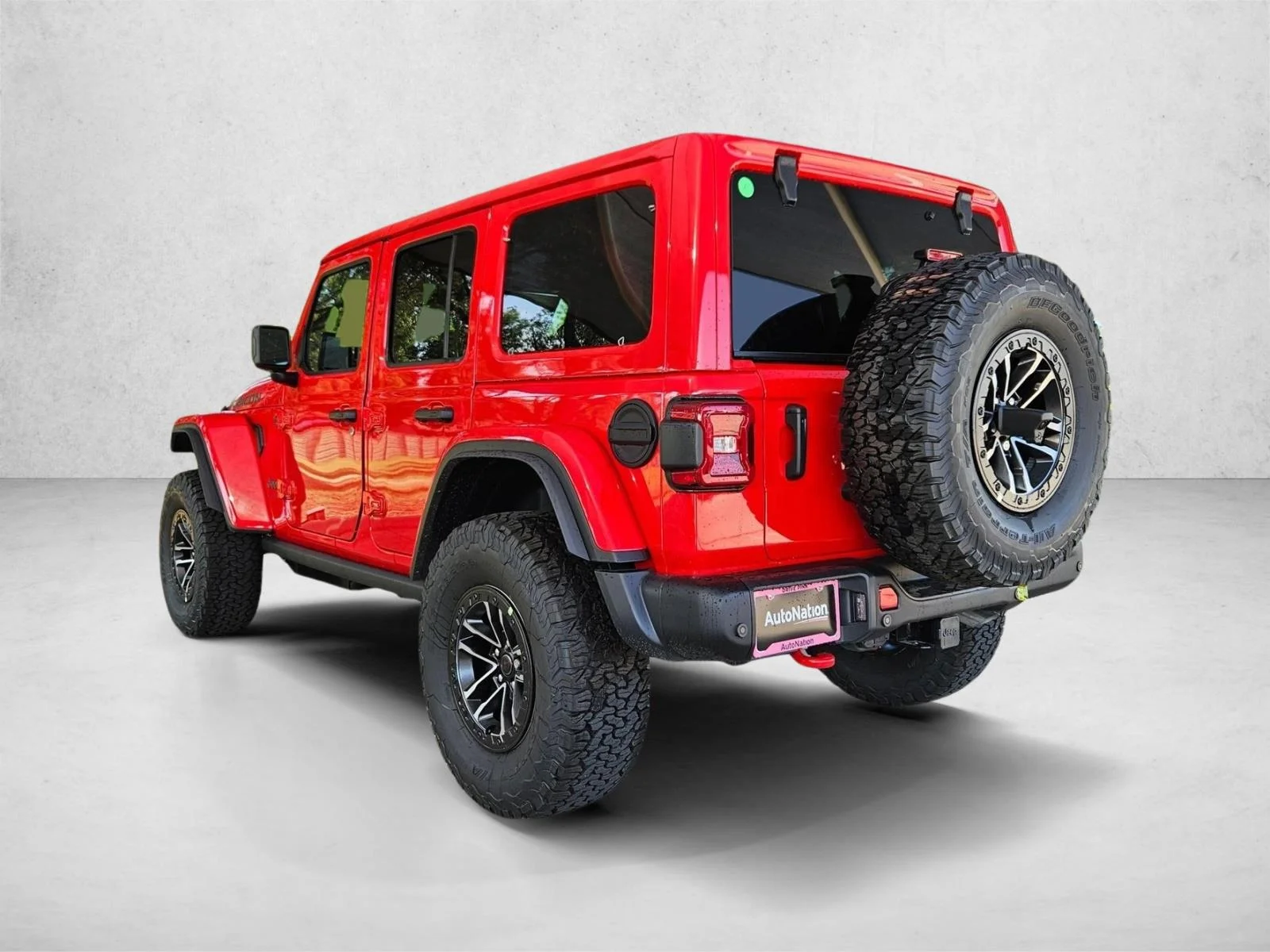 New 2026 Firecracker Red Clear-Coat Exterior Paint Jeep Rubicon X image 9