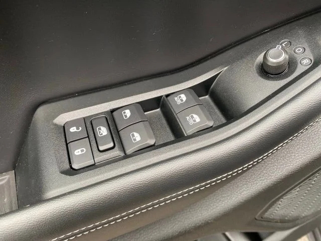 Used 2025 Black Jeep Altitude X image 23