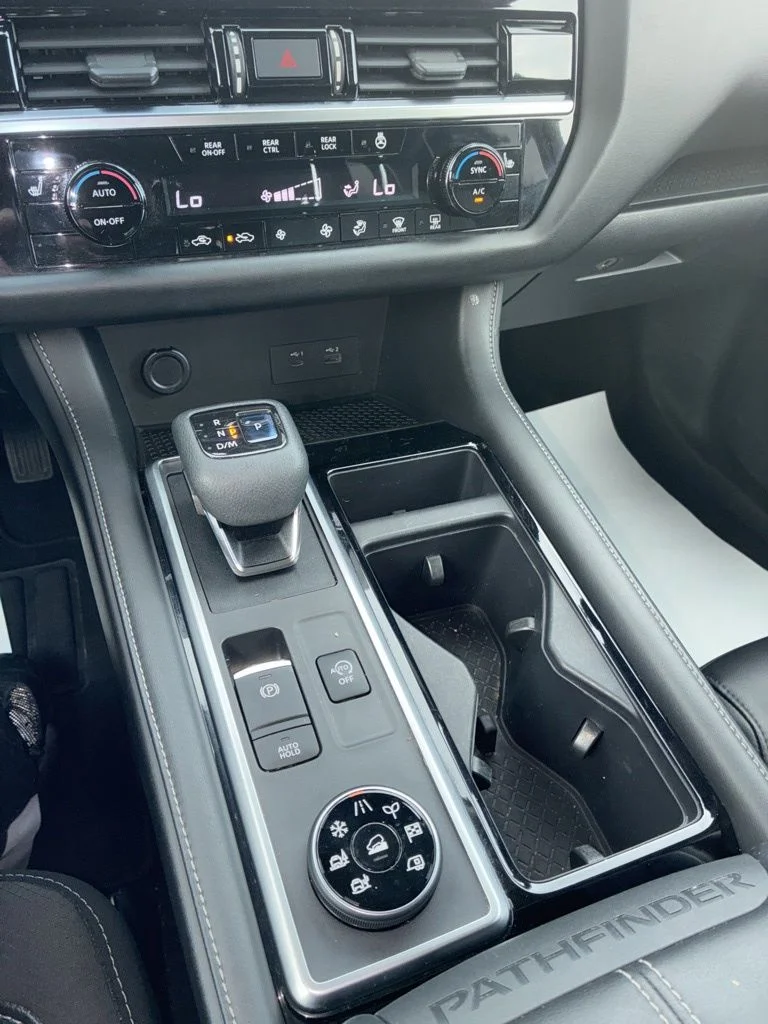 Used 2022 Gray Nissan SL image 7