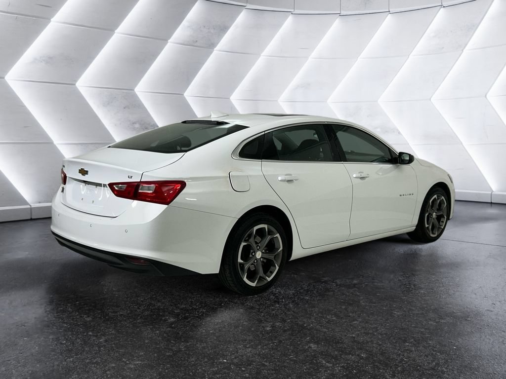 Used 2024 Summit White Chevrolet 1LT image 4
