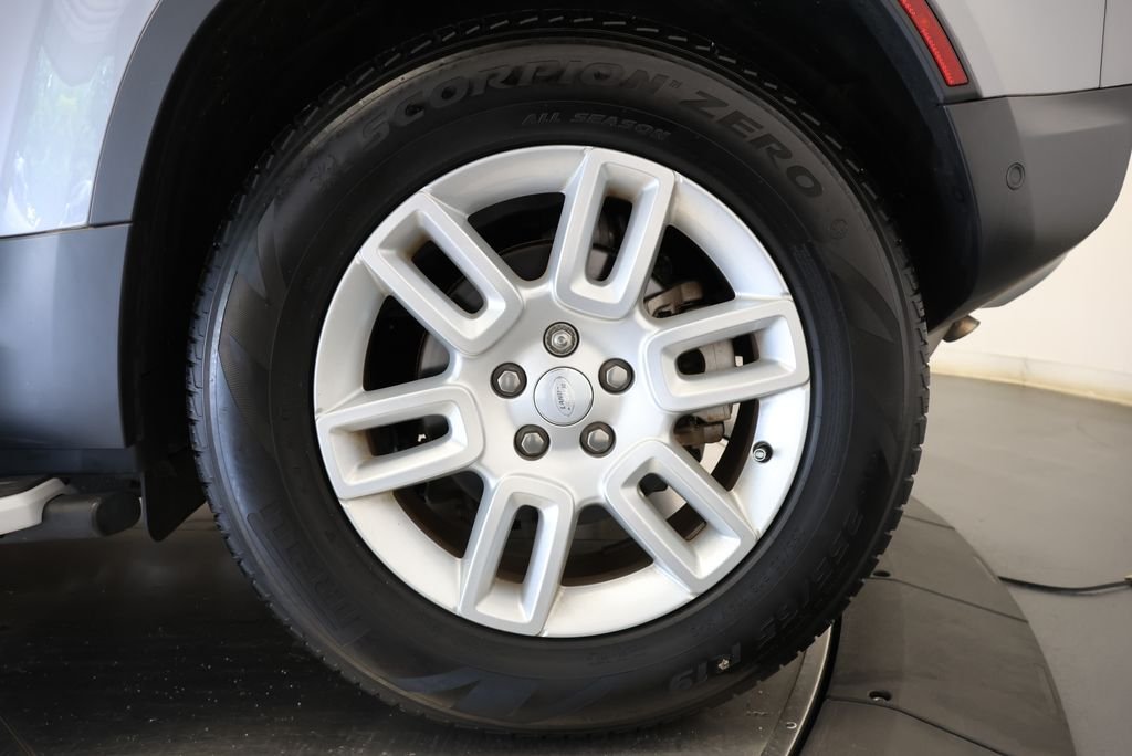 Certified Used 2024 Eiger Gray Metallic Land Rover S image 10