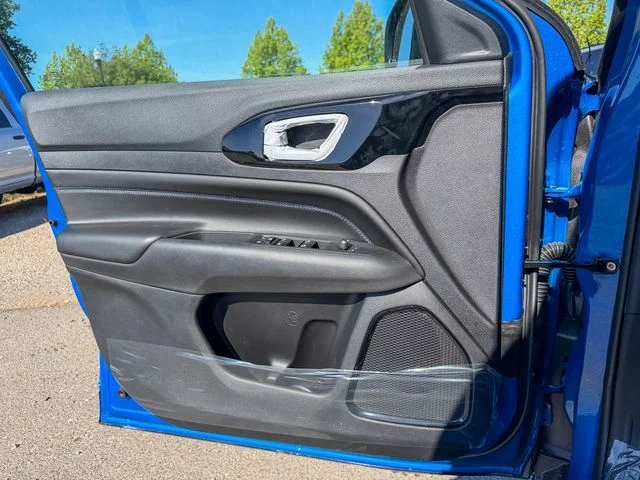 New 2026 Hydro Blue Pearl-Coat Exterior Paint Jeep Limited image 13