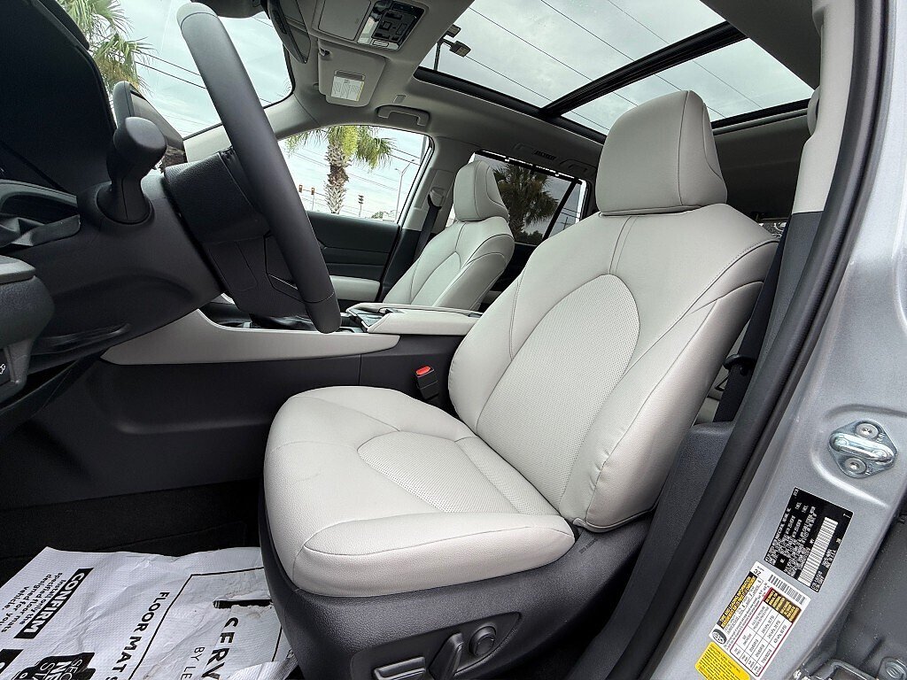 Used 2026 GRAY Toyota XLE image 11