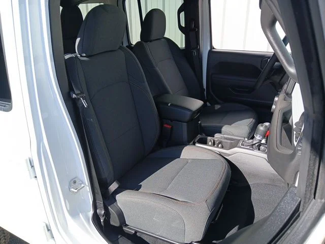 New 2026 Bright White Clear-Coat Exterior Paint Jeep Sport S image 31