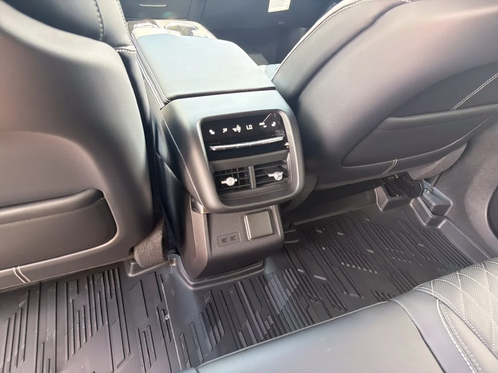 2027 Cadillac LYRIQ Signature Luxury - Photo 31