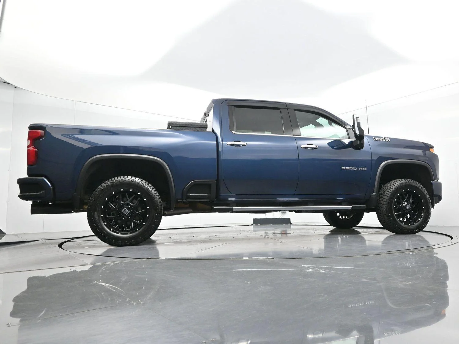 Used 2020 NORTHSKY BLUE METALLIC Chevrolet High Country image 53