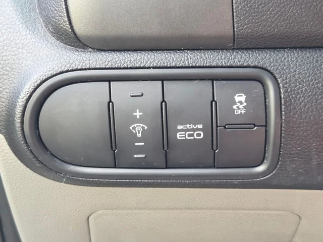Used 2015 Silver Kia LX image 25