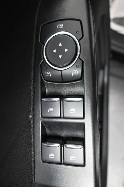 Used 2025 Agate Black Metal Ford ST-Line image 12